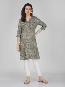 Vastraa Fusion Bandhani Printed Round Neck Straight Kurta