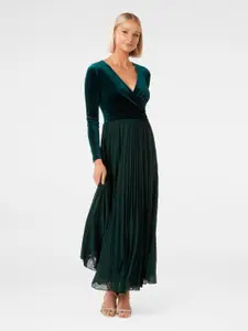Forever New V-Neck Long Sleeves Gathered Accordion Pleated Maxi Dress