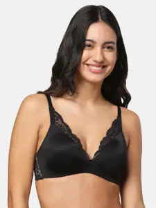 Triumph Floral Lace Full Coverage Lightly Padded Seamless T-Shirt Bra With All Day Comfort