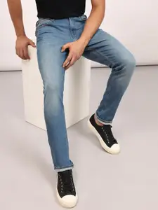 Lee Men Bruce Skinny Fit Mildly Distressed Light Fade Cotton Stretchable Jeans