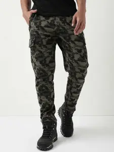 Wildcraft Men Mid-Rise Camouflage Printed Anti Odour Cotton Track Pant