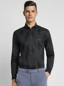 Peter England Slim Fit Geometric Printed Casual Shirt