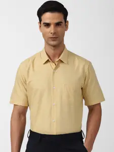 Peter England Slim Fit Spread Collar Formal Shirt