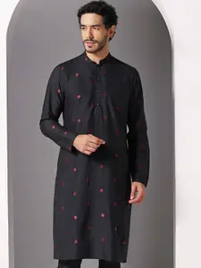 KISAH Men Embroidered Regular Fit Abstract Print Kurta