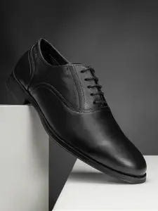 Red Tape Men Textured Leather Anti-Slip Formal Oxfords