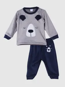 Moms Love Infants Boys Bear Self Design T-shirt With Trousers
