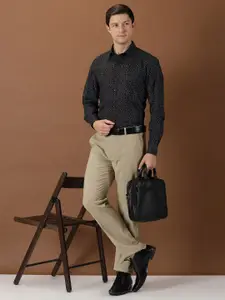 INVICTUS Men Black Original Opaque Printed Formal Shirt