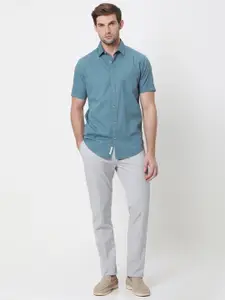 Mufti Slim Fit Opaque Pure Cotton Casual Shirt