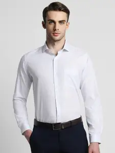 Peter England Men White Slim Fit Opaque Checked Formal Shirt