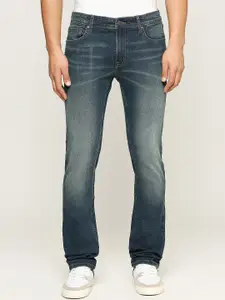 Pepe Jeans Men Slim Fit Mid-Rise Clean Look Light Fade Stretchable Jeans