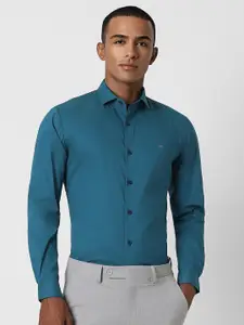 Peter England Spread Collar Slim Fit Opaque Formal Shirt