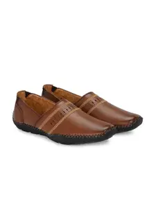 Vellinto Men Rajputana Perforated Lightweight Mojaris
