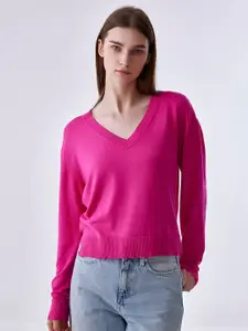 COVER STORY Pink V- Neck Ribbed Pullover
