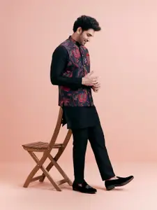 KISAH Regular Kurta With Pyjamas & Jacket