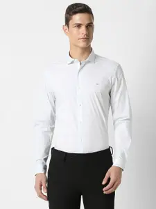 Peter England Men White Slim Fit Opaque Checked Formal Shirt