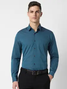 Peter England Checked Slim Fit Classic Formal Shirt