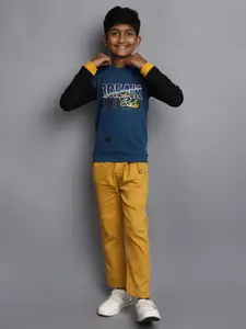 V-Mart Boys Printed T-shirt With Trousers