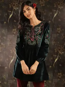 Lakshita Embroidered Velvet Kurti