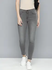 Levis Women 710 Super Skinny Fit Light Fade Stretchable Mid-Rise Jeans