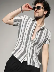 Campus Sutra Classic Fit Striped Casual Shirt