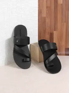Mochi Men Textured Leather One Toe Comfort Sandals
