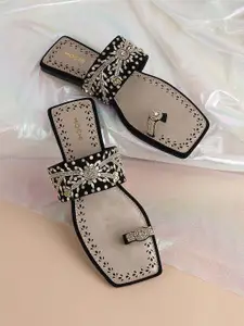 Mochi Embellished Ethnic One Toe Flats