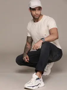 The Roadster Lifestyle Co. Men Slim Fit Light Fade Stretchable Jeans