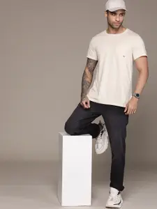 The Roadster Lifestyle Co. Men Slim Fit Light Fade Stretchable Jeans