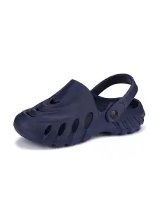 BERSACHE Men Self Design Lightweight Clogs