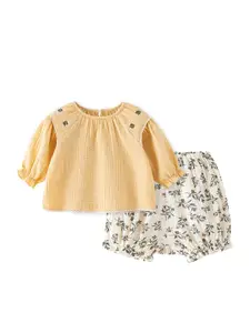 StyleCast Infant Girls Yellow Pure Cotton Top with Shorts