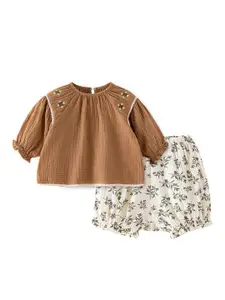 StyleCast Girls Brown Pure Cotton Top with Floral Printed Shorts