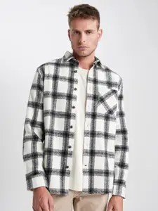 DeFacto Checked Spread Collar Casual Shirt