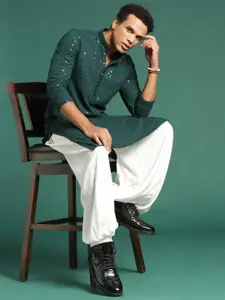 Sangria Geometric Embroidered Sequinned Chikankari Embroidered Kurta