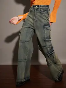 SASSAFRAS Women Light Fade Acid Wash Clean Look Stretchable Jeans