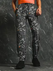 Breakbounce Men Black Abstract Printed Cotton Straight-Fit Jogger