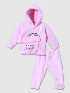 Moms Love Boys Hooded T-shirt with Pyjamas