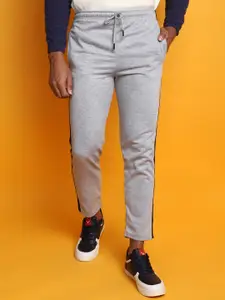 V-Mart Men Mid-Rise Cotton Regular Fit Track Pant