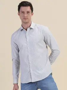 encore by INVICTUS White Classic Slim Fit Micro Checks Opaque Casual Shirt