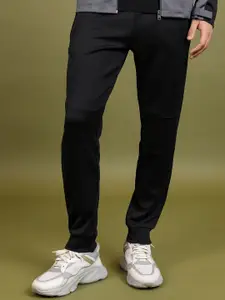 HIGHLANDER Men Black Mid-Rise Slim Fit Joggers