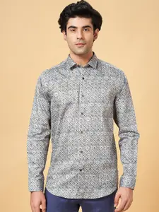 Peregrine by Pantaloons Slim Fit Geometric Printed Cotton Casual Shirt