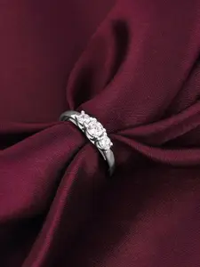 GIVA 925 Sterling Silver Rhodium-Plated Zircon-Studded Finger Ring