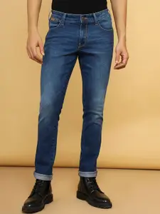Wrangler Men Skanders Slim Fit Low-Rise Heavy Fade Clean Look Stretchable Jeans