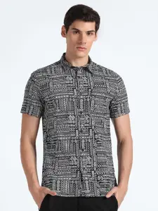 Flying Machine Slim Fit Geometric Printed Pure Cotton Casual Shirt