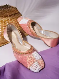 JM Looks Ethnic Embellished Sqaure Toe Mojaris