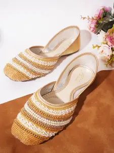 JM Looks Ethnic Embellished Square Toe Mojaris