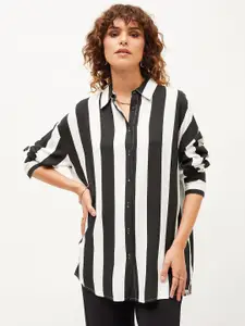 SASSAFRAS Oversized Vertical Striped Spread Collar Casual Shirt