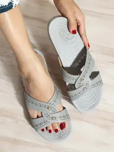 ELLE Cross Strap Textured Flatform Heels With Laser Cuts