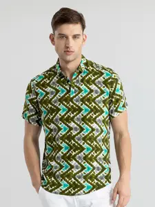 Snitch Abstract Printed Polo Collar T-Shirt