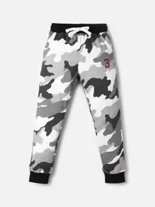 UrbanMark Junior Boys Mid-Rise Camouflage Printed Pure Cotton Joggers