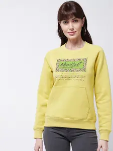 Modeve Typography Printed Kangaroo Pocket Ribbed Sweatshirt